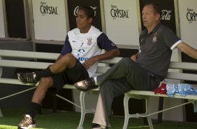 Jorge Henrique e Mano Menezes durante o treino do Corinthians realizado esta manh no Parque So Jorge; o prximo jogo do time ser domingo, dia 08/11, contra o Santo Andr, no Pacaembu, pelo returno do Campeonato Brasileiro 2009