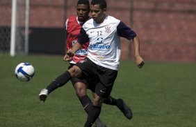 Jucilei e Dentinho durante o treino do Corinthians realizado esta manhã no Parque São Jorge; o próximo jogo do time será domingo, dia 08/11, contra o Santo André, no Pacaembu, pelo returno do Campeonato Brasileiro 2009