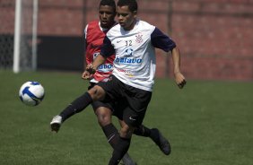 Jucilei e Dentinho durante o treino do Corinthians realizado esta manh no Parque So Jorge; o prximo jogo do time ser domingo, dia 08/11, contra o Santo Andr, no Pacaembu, pelo returno do Campeonato Brasileiro 2009