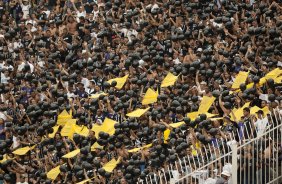 CORINTHIANS/SP X SANTO ANDRE/SP - em um lance da partida realizada esta tarde no estdio do Pacaembu, na zona oeste da cidade, vlida pelo returno do Campeonato Brasileiro de 2009