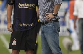 FLORIANOPOLIS-SC - ESPORTES - AVAI/SC X CORINTHIANS/SP - em um lance da partida realizada esta tarde no estdio da Ressacada, em Florianopolis, vlida pelo returno do Campeonato Brasileiro de 2009