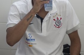 FLORIANOPOLIS-SC - ESPORTES - AVAI/SC X CORINTHIANS/SP - Dentinho nos vestirios antes da partida realizada esta tarde no estdio da Ressacada, em Florianopolis, vlida pelo returno do Campeonato Brasileiro de 2009