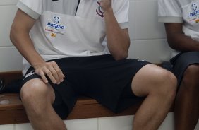 FLORIANOPOLIS-SC - ESPORTES - AVAI/SC X CORINTHIANS/SP - Paulo Andr nos vestirios antes da partida realizada esta tarde no estdio da Ressacada, em Florianopolis, vlida pelo returno do Campeonato Brasileiro de 2009