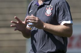 Mano Menezes durante o treino do Corinthians realizado esta manh no Parque So Jorge; o prximo jogo do time ser sbado, dia 21/11, contra o Nautico/PE, no estdio do Pacaembu, pelo returno do Campeonato Brasileiro 2009