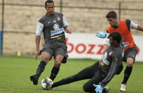 Bill; Felipe e Diego durante o treino do Corinthians realizado esta manh no Parque So Jorge; o prximo jogo do time ser domingo, dia 29/11, contra o Flamengo, no estdio Brinco de Ouro da Princesa, em Campinas, pelo returno do Campeonato Brasileiro 2009