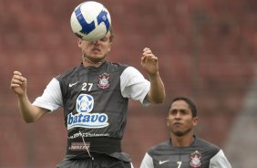 Marcelo Mattos e Jorge Henrique durante o treino do Corinthians realizado esta manh no Parque So Jorge; o prximo jogo do time ser domingo, dia 29/11, contra o Flamengo, no estdio Brinco de Ouro da Princesa, em Campinas, pelo returno do Campeonato Brasileiro 2009