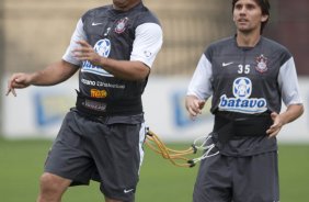 Ronaldo e Paulo Andr durante o treino do Corinthians realizado esta manh no Parque So Jorge; o prximo jogo do time ser domingo, dia 29/11, contra o Flamengo, no estdio Brinco de Ouro da Princesa, em Campinas, pelo returno do Campeonato Brasileiro 2009