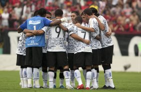 CORINTHIANS/SP X FLAMENGO/RJ- em um lance da partida realizada esta tarde no estádio Brinco de Ouro da Princesa, em Campinas, válida pelo returno do Campeonato Brasileiro de 2009