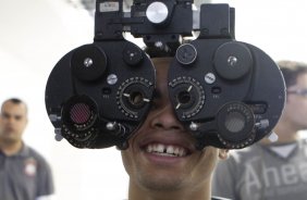 Dentinho fez exame oftalmologico junto com o elenco de jogadores, antes do treino do Corinthians realizado esta manhã no Parque São Jorge; o próximo jogo do time será amanhã, sábado, dia 05/12, contra o Atlético-MG, no Mineirão, utima partida do returno do Campeonato Brasileiro 2009