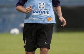 Edgar Balbuena durante o treino do Corinthians realizado esta manhã no Parque São Jorge; o próximo jogo do time será amanhã, sábado, dia 05/12, contra o Atlético-MG, no Mineirão, utima partida do returno do Campeonato Brasileiro 2009