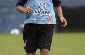 Edgar Balbuena durante o treino do Corinthians realizado esta manh no Parque So Jorge; o prximo jogo do time ser amanh, sbado, dia 05/12, contra o Atltico-MG, no Mineiro, utima partida do returno do Campeonato Brasileiro 2009