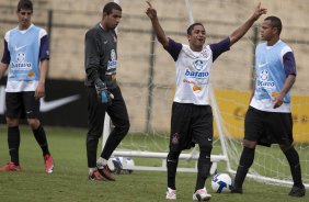 Jorge Henrique comemora um gol durante o treino do Corinthians realizado esta manh no Parque So Jorge; o prximo jogo do time ser amanh, sbado, dia 05/12, contra o Atltico-MG, no Mineiro, utima partida do returno do Campeonato Brasileiro 2009