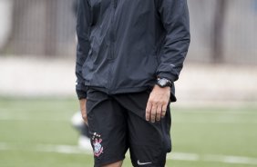 Luis Henrique, preparador de goleiros, durante o treino do time do Corinthians que vai disputar a Taca São Paulo de Juniores em janeiro, e que foi realizado esta tarde no Parque São Jorge; O time estreia no dia 03/01/2010 contra o Araguaina/TO, em Araraquara