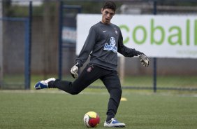 O goleiro André durante o treino do time do Corinthians que vai disputar a Taca São Paulo de Juniores em janeiro, e que foi realizado esta tarde no Parque São Jorge; O time estreia no dia 03/01/2010 contra o Araguaina/TO, em Araraquara