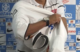 O medio-volante Ralf, ex-jogador do Barueri, foi apresentado esta manh como mais um novo reforco do Corinthians para o ano de 2010