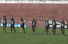 Jogadores durante o treino do Corinthians realizado esta manh no Parque So Jorge; O primeiro jogo do time ser um amistoso internacional dia 14 de janeiro, contra o Huracan, da Argentina, no Pacaembu