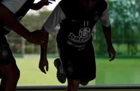 Escudero e Matias Defederico durante o treino do Corinthians realizado esta manh no SPA Sport Resort, na cidade de Itu, interior de So Paulo; o prximo compromisso ser um amistoso internacional contra o Huracan, da Argentina, dia 14/01 no Pacaembu