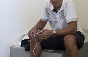 CORINTHIANS/SP X HURACAN/BUENOS AIRES- Edno nos vestirios antes do jogo amistoso internacional realizado esta tarde no estdio do Pacaembu, para apresentacao dos novos contratados, e tambem, como despedida de Marcelinho Carioca das suas atividades como jogador profissional