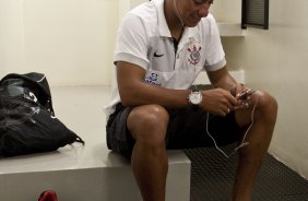 CORINTHIANS/SP X HURACAN/BUENOS AIRES- Ralf nos vestirios antes do jogo amistoso internacional realizado esta tarde no estdio do Pacaembu, para apresentacao dos novos contratados, e tambem, como despedida de Marcelinho Carioca das suas atividades como jogador profissional