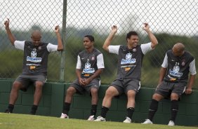 Bill; Jorge Henrique Ronaldo e Edno durante o treino do Corinthians realizado esta manh no SPA Sport Resort, na cidade de Itu, interior de So Paulo; o prximo compromisso ser a estreia no Campeonato Paulista 2010, domingo, dia 17/01, no estdio Santa Cruz, em Ribeiro Preto, contra o Monte Azul