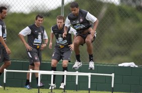 Edu Gaspar; Balbuena; Marcelo Mattos e William durante o treino do Corinthians realizado esta manh no SPA Sport Resort, na cidade de Itu, interior de So Paulo; o prximo compromisso ser a estreia no Campeonato Paulista 2010, domingo, dia 17/01, no estdio Santa Cruz, em Ribeiro Preto, contra o Monte Azul