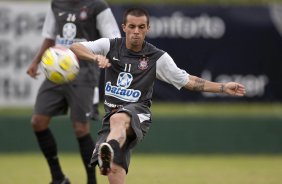 Matias Defederico durante o treino do Corinthians realizado esta manh no SPA Sport Resort, na cidade de Itu, interior de So Paulo; o prximo compromisso ser a estreia no Campeonato Paulista 2010, domingo, dia 17/01, no estdio Santa Cruz, em Ribeiro Preto, contra o Monte Azul