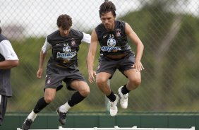 Paulo Andr e Tcheco durante o treino do Corinthians realizado esta manh no SPA Sport Resort, na cidade de Itu, interior de So Paulo; o prximo compromisso ser a estreia no Campeonato Paulista 2010, domingo, dia 17/01, no estdio Santa Cruz, em Ribeiro Preto, contra o Monte Azul