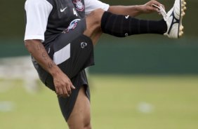 Roberto Carlos durante o treino do Corinthians realizado esta manh no SPA Sport Resort, na cidade de Itu, interior de So Paulo; o prximo compromisso ser a estreia no Campeonato Paulista 2010, domingo, dia 17/01, no estdio Santa Cruz, em Ribeiro Preto, contra o Monte Azul