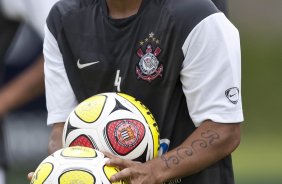 Roberto Carlos durante o treino do Corinthians realizado esta manh no SPA Sport Resort, na cidade de Itu, interior de So Paulo; o prximo compromisso ser a estreia no Campeonato Paulista 2010, domingo, dia 17/01, no estdio Santa Cruz, em Ribeiro Preto, contra o Monte Azul