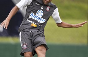 Souza durante o treino do Corinthians realizado esta manh no SPA Sport Resort, na cidade de Itu, interior de So Paulo; o prximo compromisso ser a estreia no Campeonato Paulista 2010, domingo, dia 17/01, no estdio Santa Cruz, em Ribeiro Preto, contra o Monte Azul