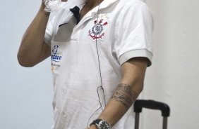 OESTE DE ITAPOLIS X CORINTHIANS - Matias Defederico nos vestiários antes da partida realizada esta tarde no estádio da Fonte Luminosa, em Araraquara, válida pelo Campeonato Paulista 2010