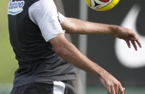 Danilo durante o treino do Corinthians realizado esta manh no SPA Sport Resort, na cidade de Itu, interior de So Paulo; o prximo compromisso pelo Campeonato Paulista 2010, ser quarta-feira, dia 27/01, contra o Mirassol no estdio do Pacaembu