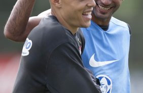 Julio Cesar e William durante o treino do Corinthians realizado esta manh no SPA Sport Resort, na cidade de Itu, interior de So Paulo; o prximo compromisso pelo Campeonato Paulista 2010, ser quarta-feira, dia 27/01, contra o Mirassol no estdio do Pacaembu