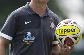 Mano Menezes durante o treino do Corinthians realizado esta manh no SPA Sport Resort, na cidade de Itu, interior de So Paulo; o prximo compromisso pelo Campeonato Paulista 2010, ser quarta-feira, dia 27/01, contra o Mirassol no estdio do Pacaembu