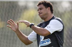 Ronaldo durante o treino do Corinthians realizado esta manh no SPA Sport Resort, na cidade de Itu, interior de So Paulo; o prximo compromisso pelo Campeonato Paulista 2010, ser quarta-feira, dia 27/01, contra o Mirassol no estdio do Pacaembu