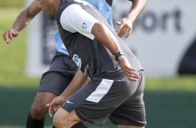 William e Ronaldo durante o treino do Corinthians realizado esta manh no SPA Sport Resort, na cidade de Itu, interior de So Paulo; o prximo compromisso pelo Campeonato Paulista 2010, ser quarta-feira, dia 27/01, contra o Mirassol no estdio do Pacaembu