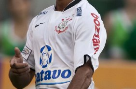 CORINTHIANS X PALMEIRAS - Jorge Henrique comemora seu gol em um lance da partida realizada esta tarde no estdio do Pacaembu, zona oeste de So Paulo, vlida pela 5 rodada do Campeonato Paulista 2010