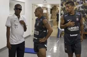 Elias; Roberto Carlos e Ralf durante o treino desta manh no Parque So Jorge, zona leste de So Paulo; o prximo compromisso pelo Campeonato Paulista 2010, ser amanh, quarta-feira, dia 03/02, contra a Ponte Preta no estdio Moiss Lucarelli, em Campinas