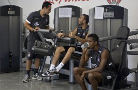 Rafael e Moacir(d) durante o treino desta manh no Parque So Jorge, zona leste de So Paulo; o prximo compromisso pelo Campeonato Paulista 2010, ser amanh, quarta-feira, dia 03/02, contra a Ponte Preta no estdio Moiss Lucarelli, em Campinas