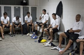 PONTE PRETA/CAMPINAS X CORINTHIANS/SP - Jogadores nos vestirios antes da partida realizada esta noite no estdio Moiss Lucarelli, em Campinas, vlida pela 6 rodada do Campeonato Paulista 2010