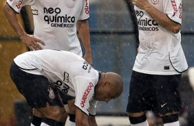 CORINTHIANS X SERTAOZINHO - em um lance da partida realizada esta tarde no estdio do Pacaembu, zona oeste da cidade, vlida pela 7 rodada do Campeonato Paulista 2010