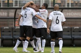 CORINTHIANS X SERTAOZINHO - em um lance da partida realizada esta tarde no estdio do Pacaembu, zona oeste da cidade, vlida pela 7 rodada do Campeonato Paulista 2010