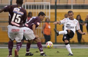 CORINTHIANS X SERTAOZINHO - em um lance da partida realizada esta tarde no estdio do Pacaembu, zona oeste da cidade, vlida pela 7 rodada do Campeonato Paulista 2010