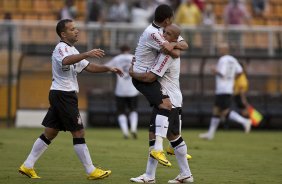 CORINTHIANS X SERTAOZINHO - em um lance da partida realizada esta tarde no estdio do Pacaembu, zona oeste da cidade, vlida pela 7 rodada do Campeonato Paulista 2010