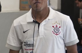 CORINTHIANS X SERTAOZINHO - Roberto Carlos nos vestirios antes da partida realizada esta tarde no estdio do Pacaembu, zona oeste da cidade, vlida pela 7 rodada do Campeonato Paulista 2010