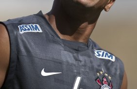 Roberto Carlos durante o treino do Corinthians realizado esta tarde no Parque So Jorge, zona leste de So Paulo; o prximo compromisso do time pelo Campeonato Paulista 2010, ser sbado, dia 13/02, contra a Portuguesa, no estdio do Caninde