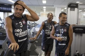 Ronaldo; Elias e Iarley durante o treino do Corinthians realizado esta tarde no Parque So Jorge, zona leste de So Paulo; o prximo compromisso do time pelo Campeonato Paulista 2010, ser sbado, dia 13/02, contra a Portuguesa, no estdio do Caninde