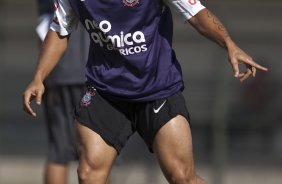 Roberto Carlos durante o treino do Corinthians realizado esta manh no Parque So Jorge, zona leste de So Paulo; o prximo compromisso do time pelo Campeonato Paulista 2010, ser sbado, dia 13/02, contra a Portuguesa, no estdio do Caninde