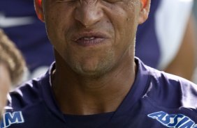 Roberto Carlos durante o treino do Corinthians realizado esta manh no Parque So Jorge, zona leste de So Paulo; o prximo compromisso do time pelo Campeonato Paulista 2010, ser sbado, dia 13/02, contra a Portuguesa, no estdio do Caninde