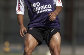 Roberto Carlos durante o treino do Corinthians realizado esta manh no Parque So Jorge, zona leste de So Paulo; o prximo compromisso do time pelo Campeonato Paulista 2010, ser sbado, dia 13/02, contra a Portuguesa, no estdio do Caninde